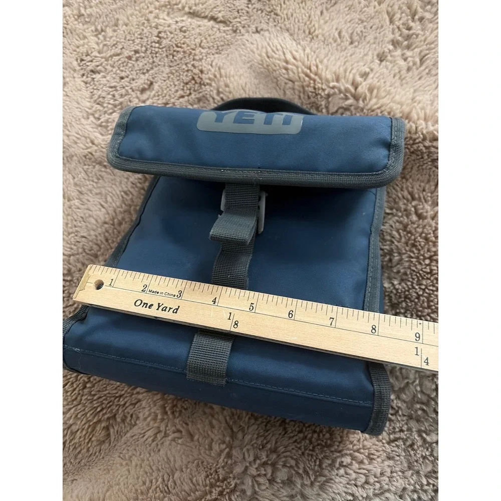 YETI Daytrip Lunch Bag Navy Blue Foldable Insulated Lunch Box Cooler
